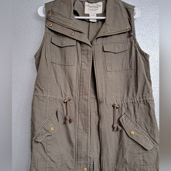 American Rag Olive Sleeveless Zip Up Vest - Picture 2 of 4